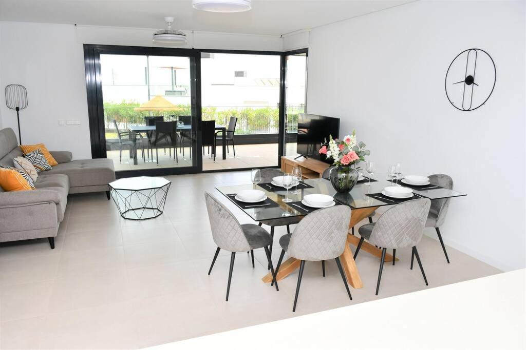 Casa Kerr - Luxury Apt - Sleeps 9 - Los Boliches Apartman Málaga Kültér fotó