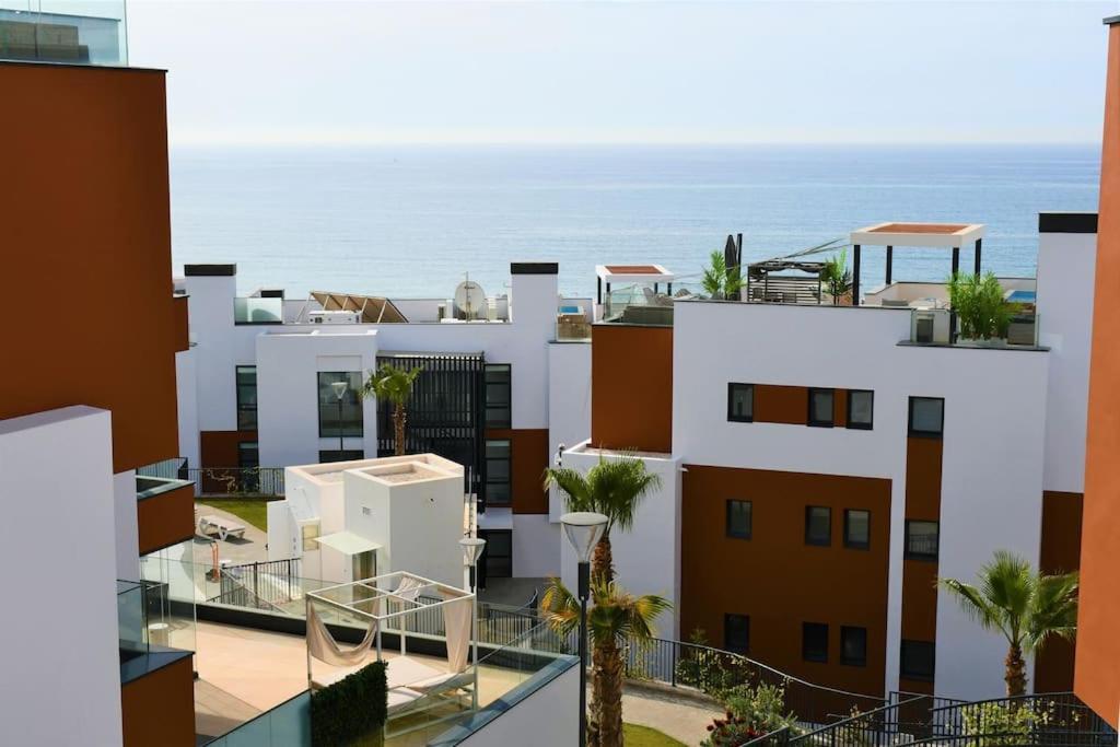 Casa Kerr - Luxury Apt - Sleeps 9 - Los Boliches Apartman Málaga Kültér fotó