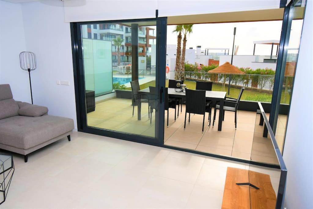 Casa Kerr - Luxury Apt - Sleeps 9 - Los Boliches Apartman Málaga Kültér fotó